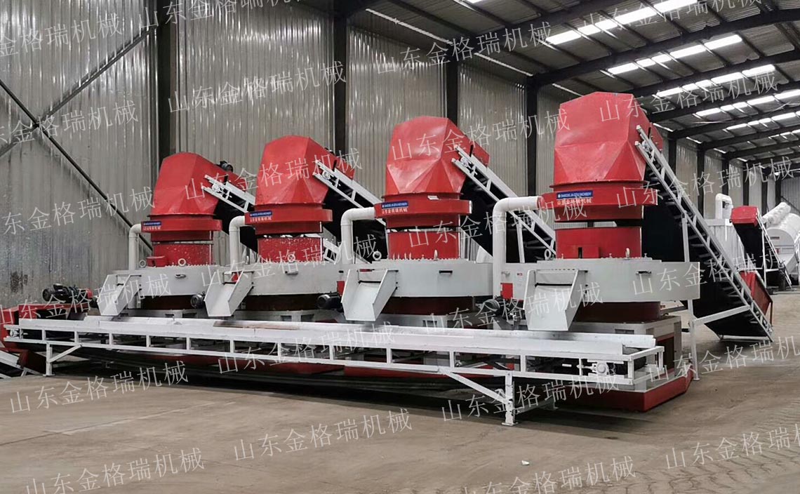 壓塊機(jī)使用現(xiàn)場(chǎng).jpg 壓塊機(jī)使用現(xiàn)場(chǎng).jpg