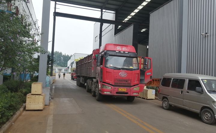 顆粒機整裝待發(fā) 顆粒機整裝待發(fā)