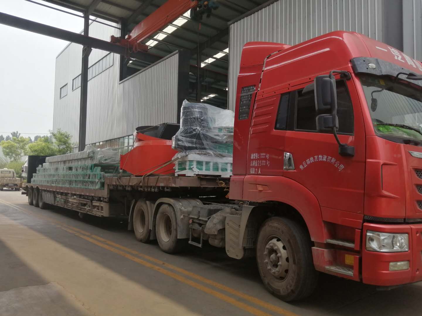 顆粒機整裝待發(fā) 顆粒機整裝待發(fā)