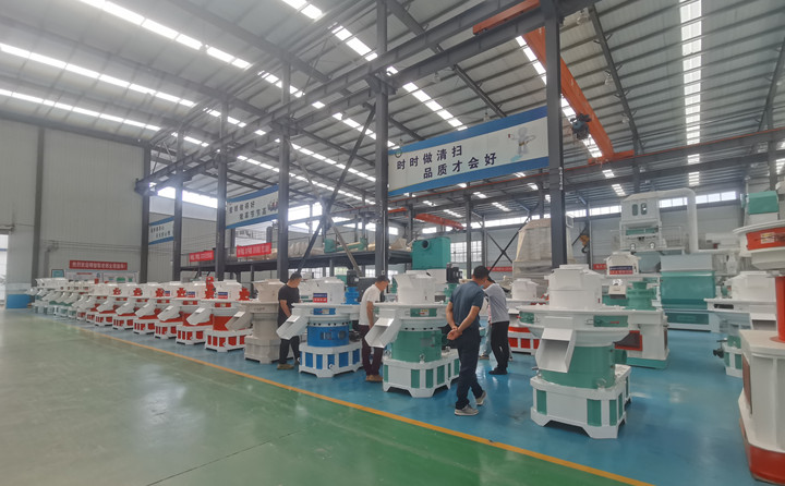 木屑顆粒機(jī)考察團(tuán).jpg 木屑顆粒機(jī)考察團(tuán).jpg