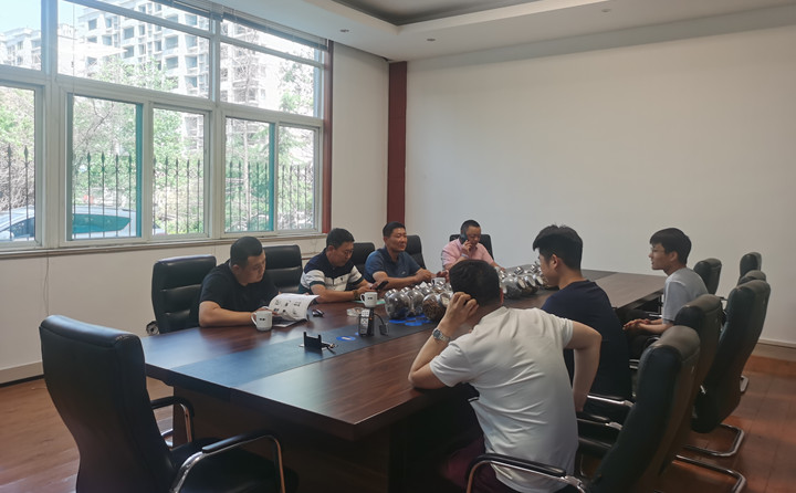 金格瑞會(huì)議室詳細(xì)商談合作細(xì)節(jié).jpg 金格瑞會(huì)議室詳細(xì)商談合作細(xì)節(jié).jpg