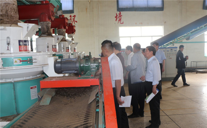 陽信又一套生物質顆粒機生產線設備調試成功.jpg 陽信又一套生物質顆粒機生產線設備調試成功.jpg