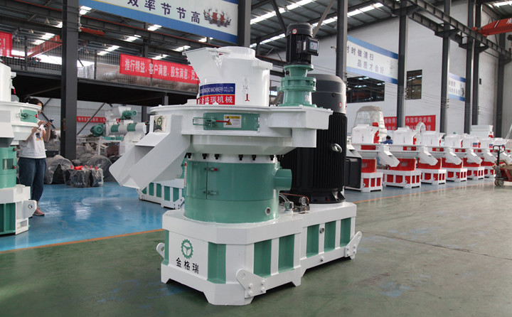 木屑造粒機(jī).JPG 木屑造粒機(jī).JPG