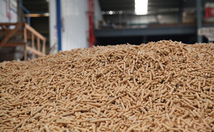 生物質(zhì)顆粒燃料的原料來源比較多.JPG 生物質(zhì)顆粒燃料的原料來源比較多.JPG