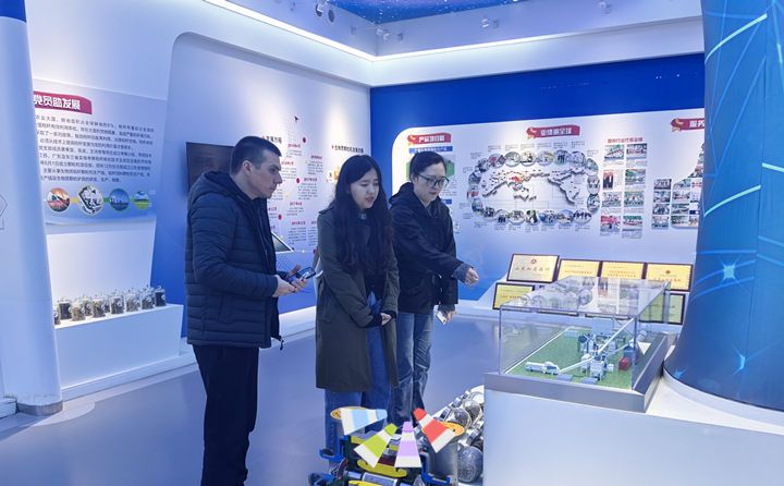 在經(jīng)過加工后,逐漸被加工為生物質(zhì)顆粒機(jī)生產(chǎn)線設(shè)備.jpg 在經(jīng)過加工后,逐漸被加工為生物質(zhì)顆粒機(jī)生產(chǎn)線設(shè)備.jpg